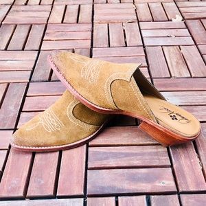 Patricia Nash clogs/boots